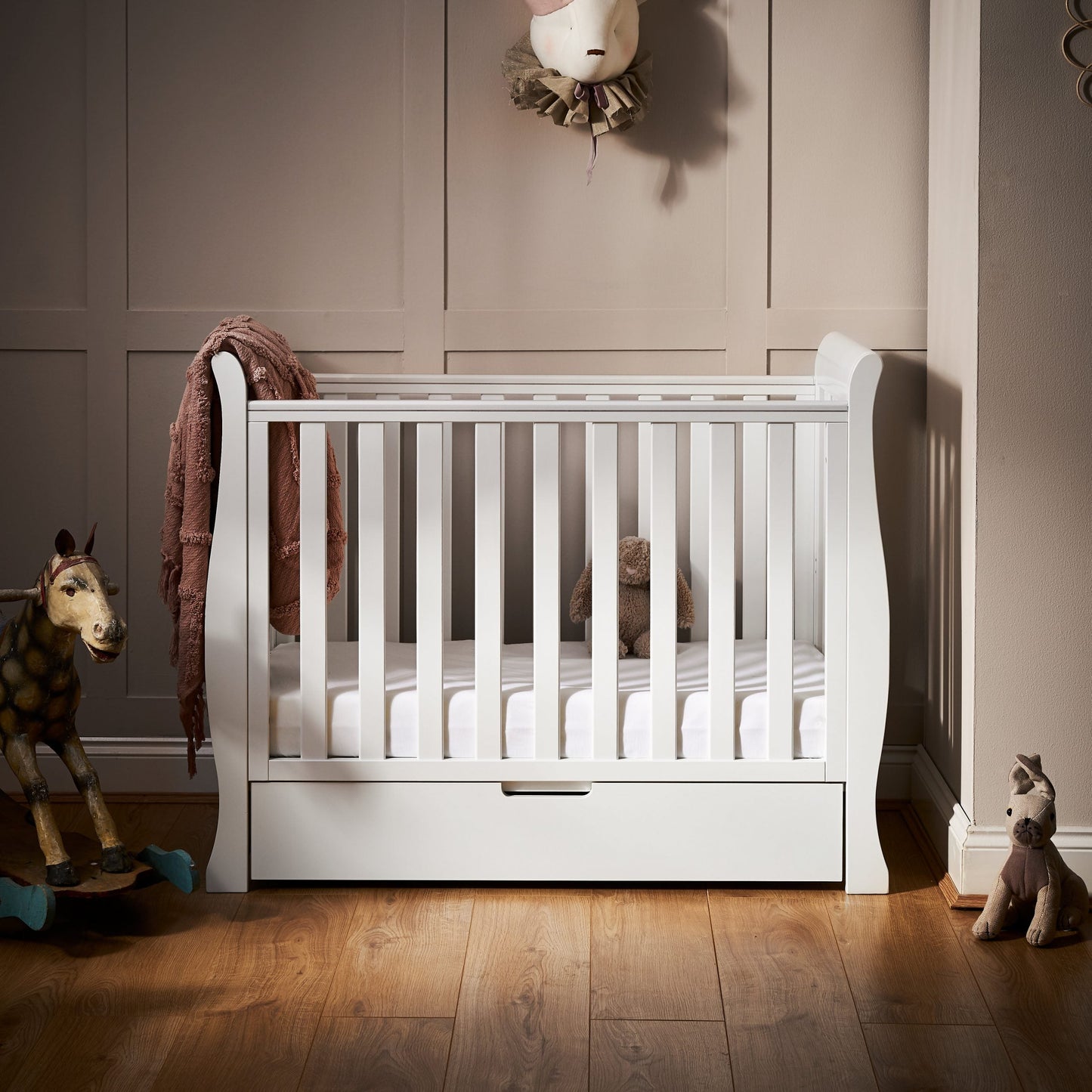 Stamford Space Saver Sleigh Cot & Cot Top Changer - White